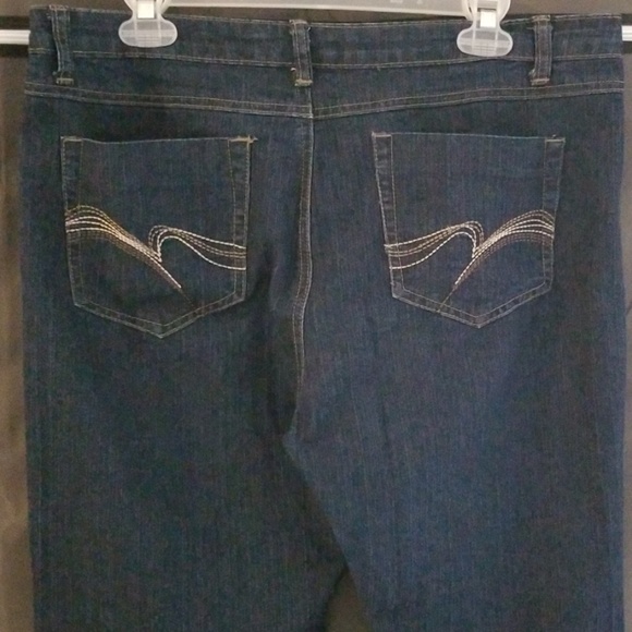 Baccini Straight Leg Blue Jean's (12) - Picture 4 of 6